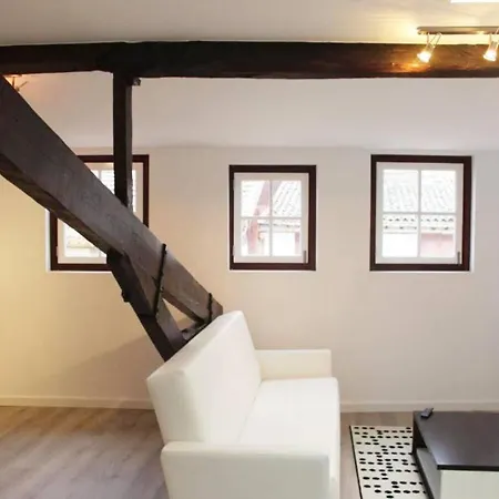 Sunday Lovers - Fb - 96 Apartment *