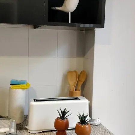 Sunday Lovers - Fb - 96 アパート *