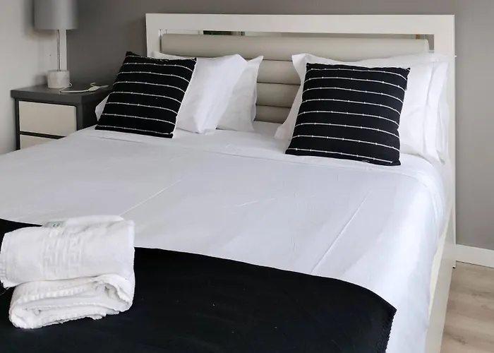 Sunday Lovers - Fb - 96 Apartament