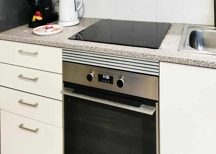 Sunday Lovers - Fb - 96 *